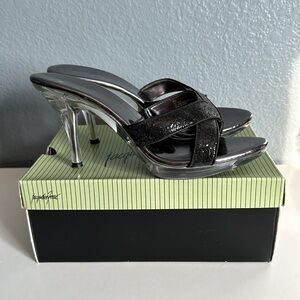Jacqueline Ferrar 9 1/2M Black heels